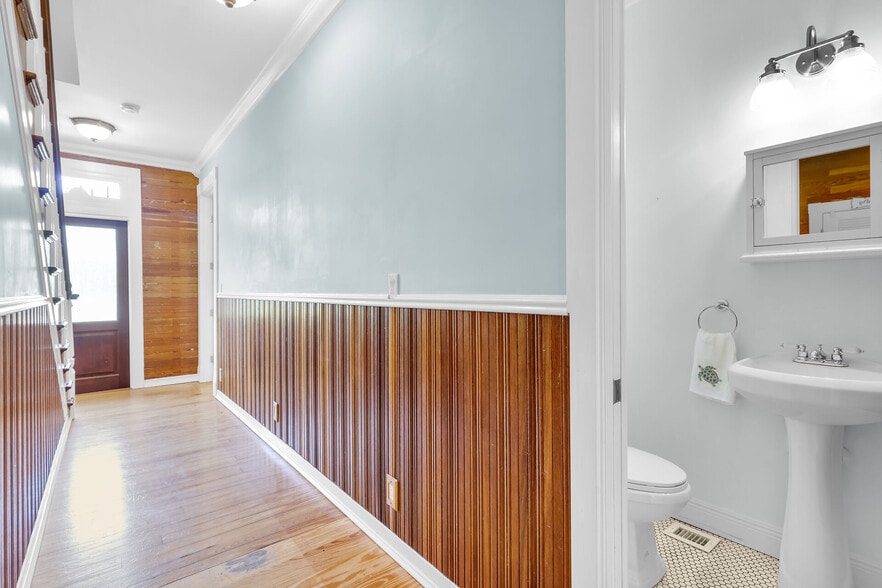 More Photos Of 1409 Truman Ave, Key West Specialty For Sale