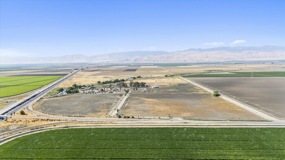 More Photos Of 8661 Herring Rd, Bakersfield Land For Sale