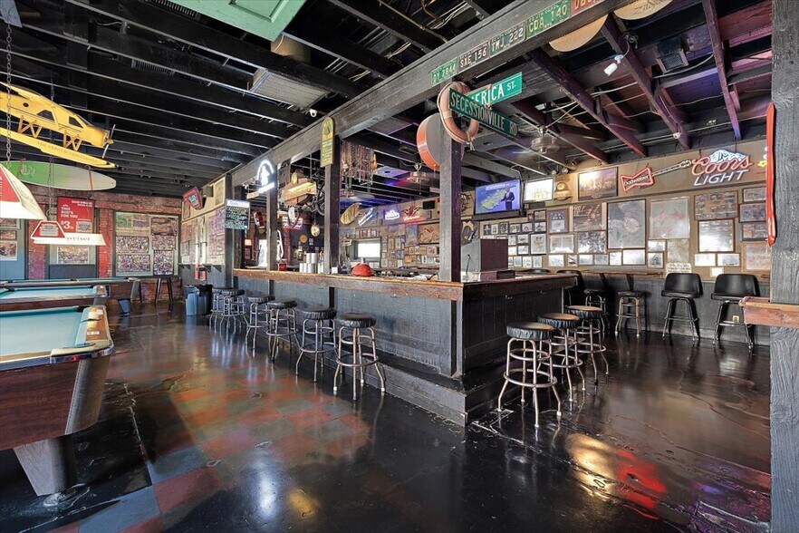 More Photos Of 7 Center st, Folly Beach General Retail For Sale