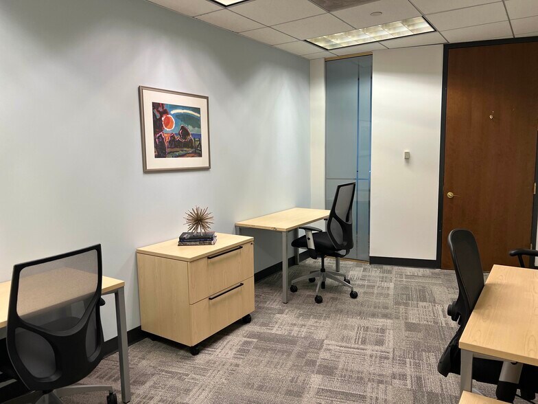 More Photos Of 11921 Freedom Dr, Reston Coworking Space