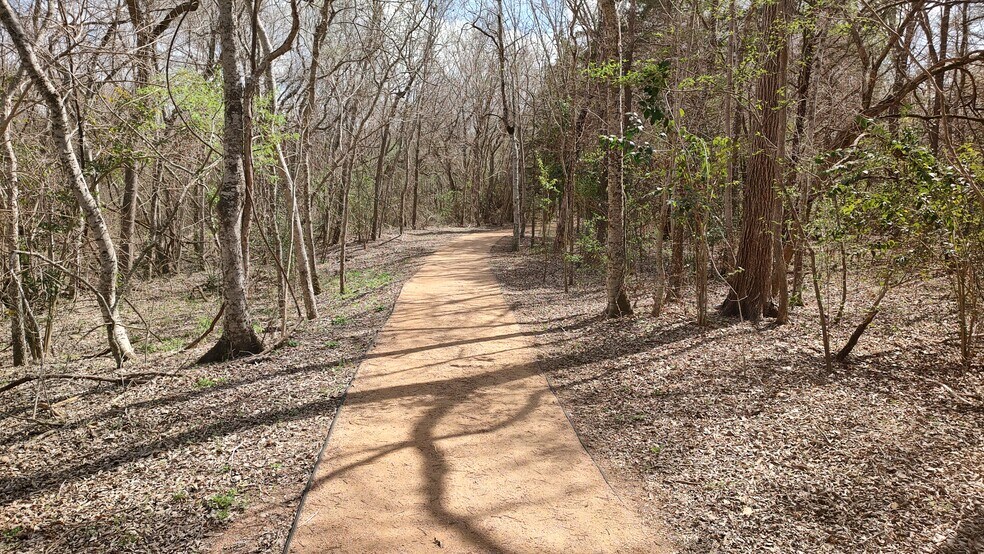 More Photos Of 1703 N Park St, Brenham Land For Sale