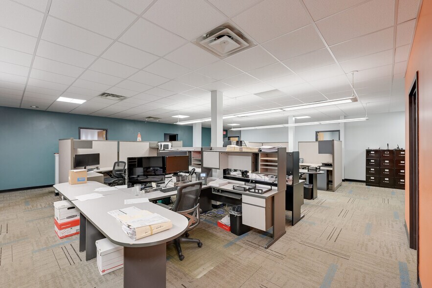 More Photos Of 700 Taylor Ave, Columbus Light Distribution For Sale