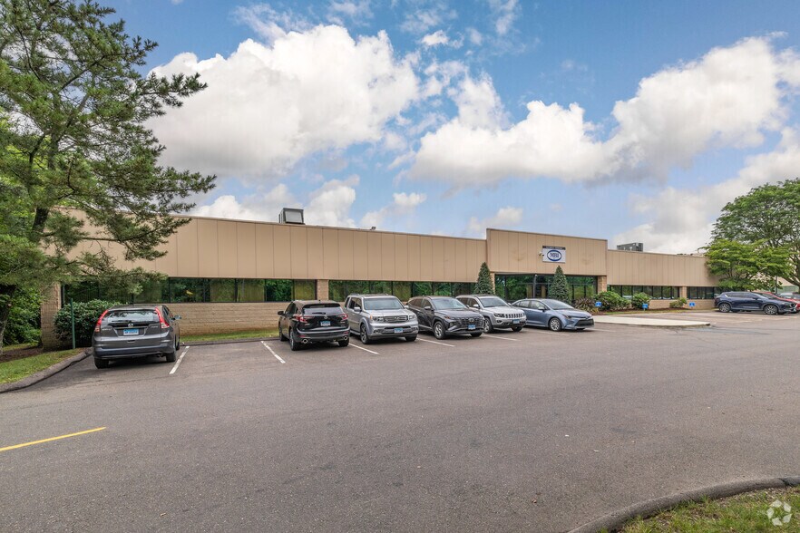 More Photos Of 15 Forest Pky, Shelton Light Manufacturing For Lease