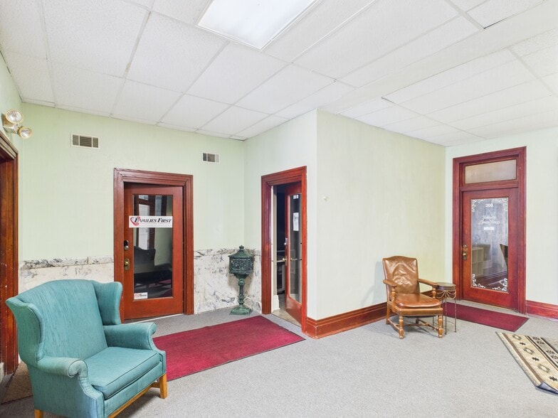 More Photos Of 619 Blondeau St, Keokuk Office For Sale