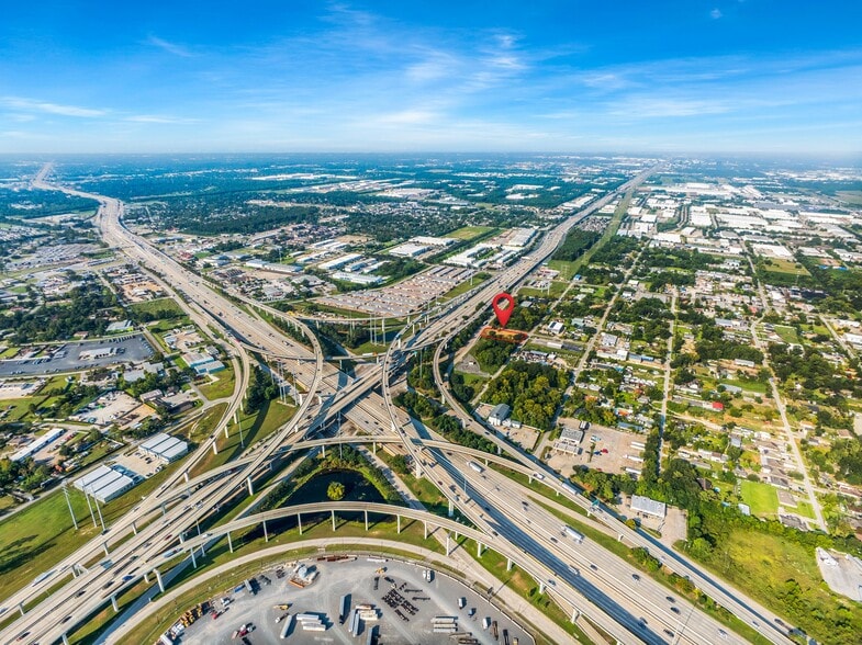 More Photos Of 5939 Albert Dr, Humble Light Distribution For Sale