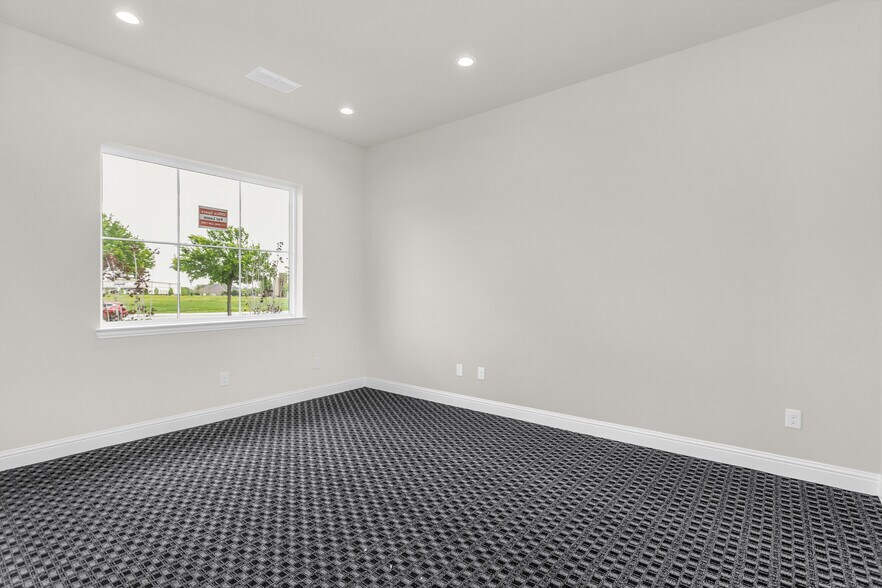 More Photos Of 6000 Alma Rd, McKinney Office For Lease