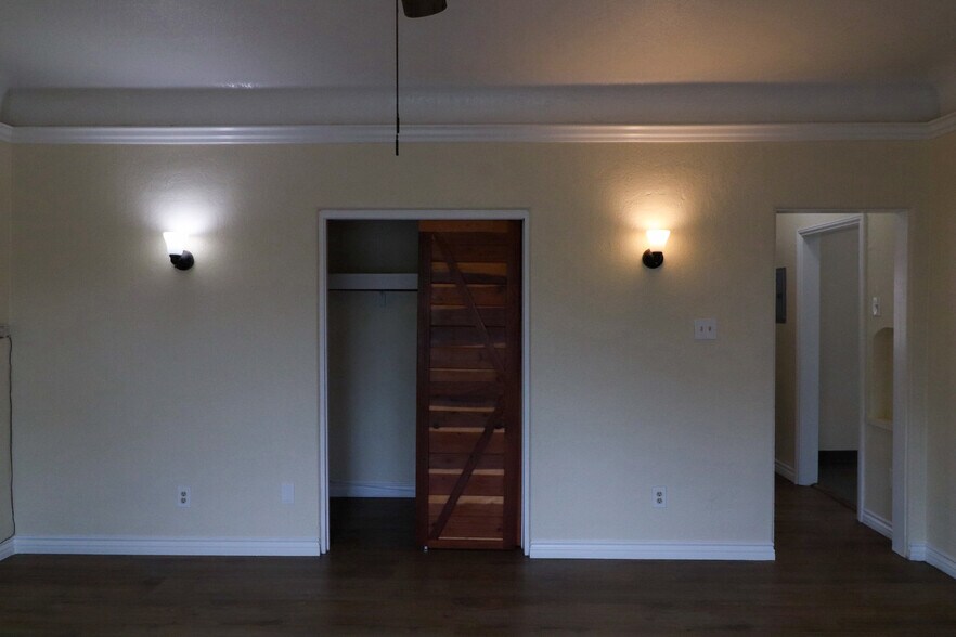 More Photos Of 921 N Lacy St, Santa Ana Apartments For Sale