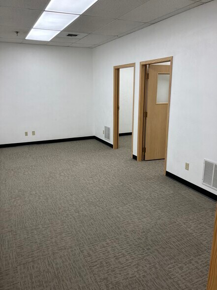 More Photos Of 1600 North Ave W, Missoula Warehouse For Lease