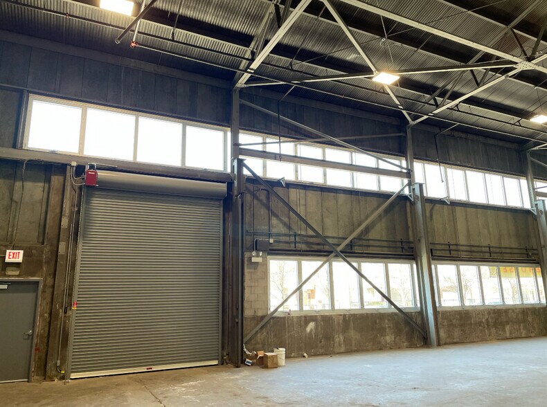 More Photos Of 4701-4715 N Lamon Ave, Chicago Warehouse For Sale