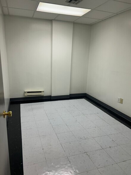 More Photos Of 510 Darby Rd, Havertown Medical For Sale