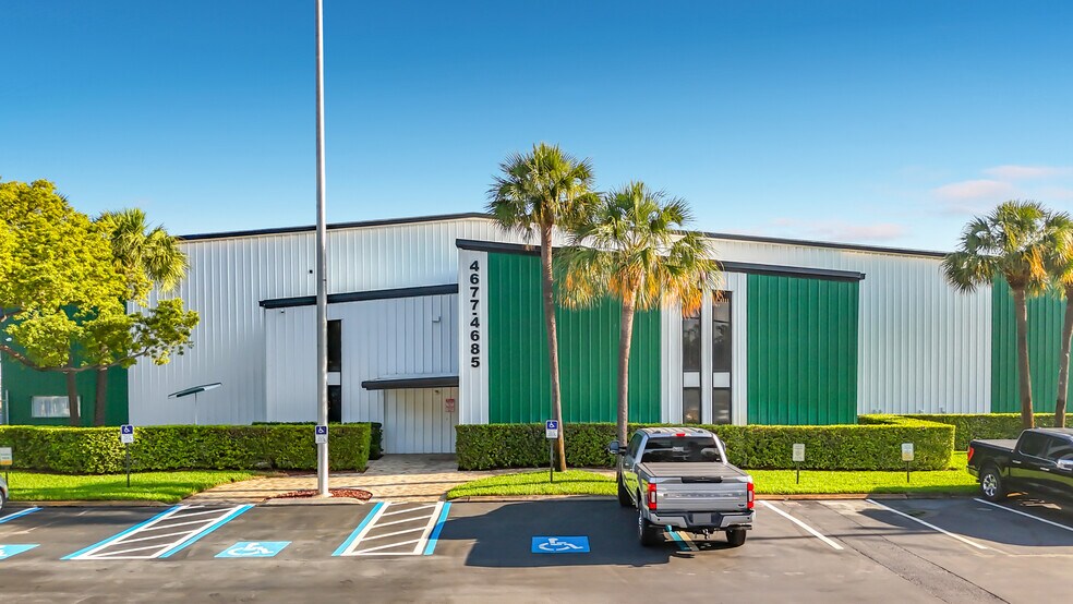 More Photos Of 4677 118th Ave N, Clearwater Manufacturing For Sale