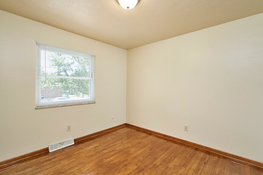 More Photos Of 926 Russell Ave, Akron Apartments For Sale