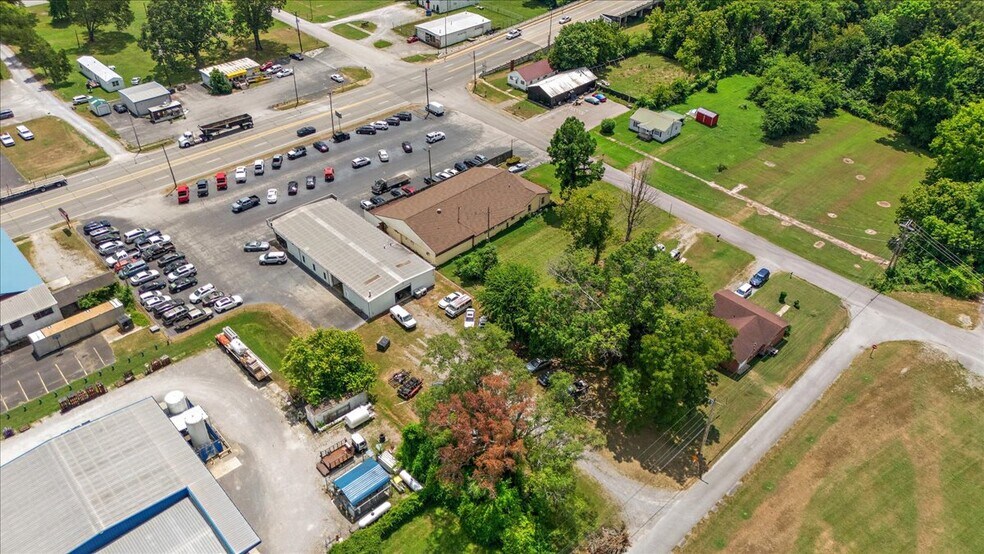 More Photos Of 201 E Carroll St, Tullahoma Auto Dealership For Sale
