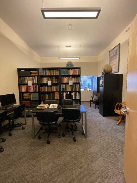 More Photos Of 281 S 2nd St, Independence Storefront For Sale