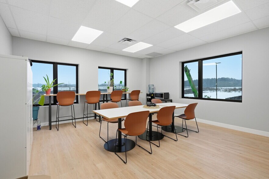 More Photos Of 224 Robot St, Vars Warehouse For Sale
