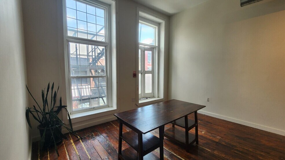 More Photos Of 16 N 3rd St, Philadelphia Storefront Retail Residential For Lease