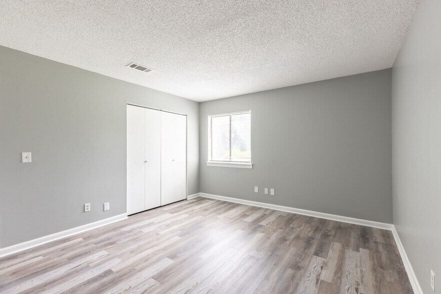 More Photos Of 333 S Mock Rd, Albany Apartments For Sale