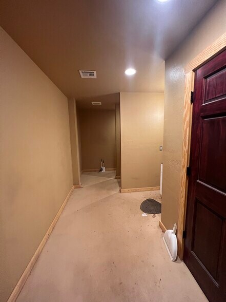 More Photos Of 13616 N 2920 Rd, Dover Warehouse For Sale