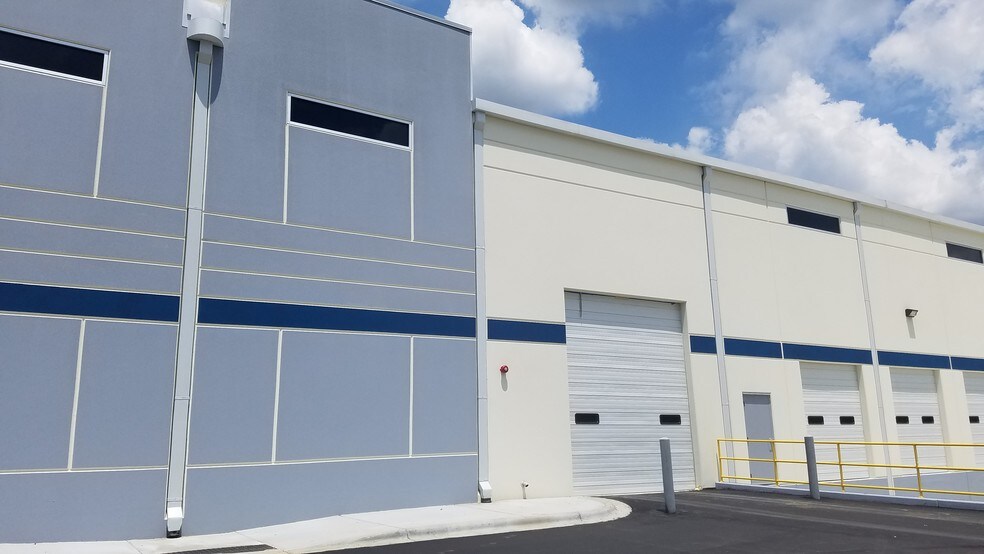 More Photos Of 12031 Westhall Dr, Charlotte Warehouse For Lease
