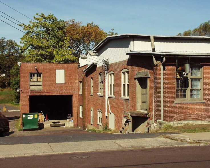 More Photos Of 113 E Chestnut St, Souderton Self Storage For Sale