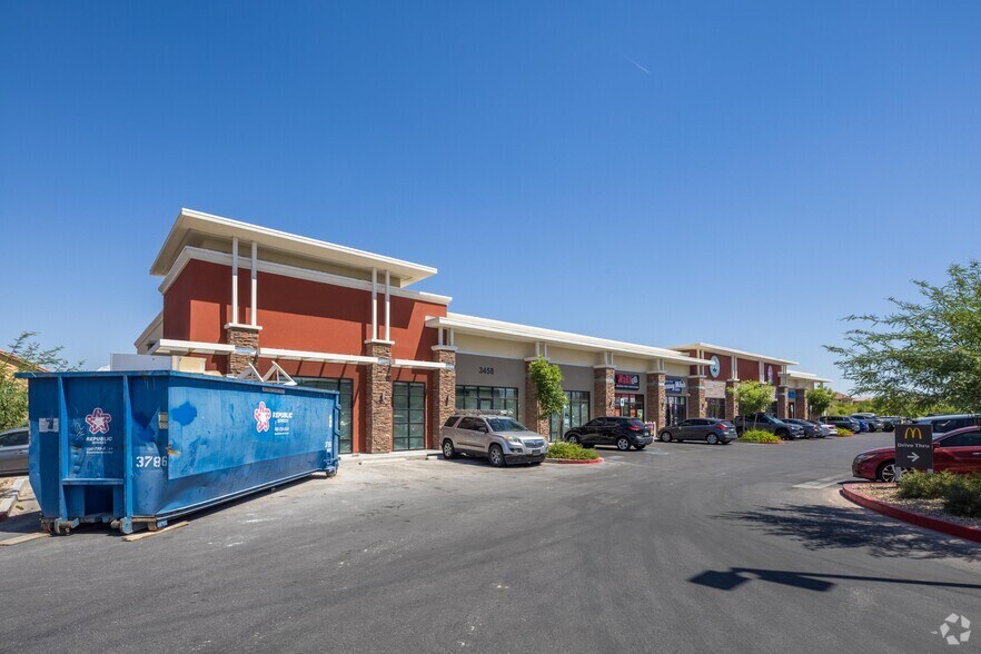 More Photos Of 10925 S Maryland Pky, Henderson Unknown For Lease