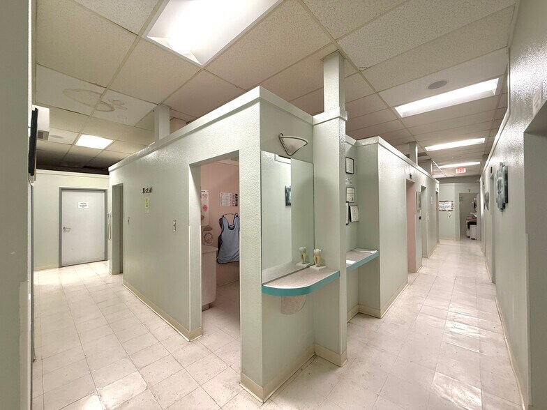 More Photos Of 3015 S Crenshaw Blvd, Los Angeles Medical For Lease