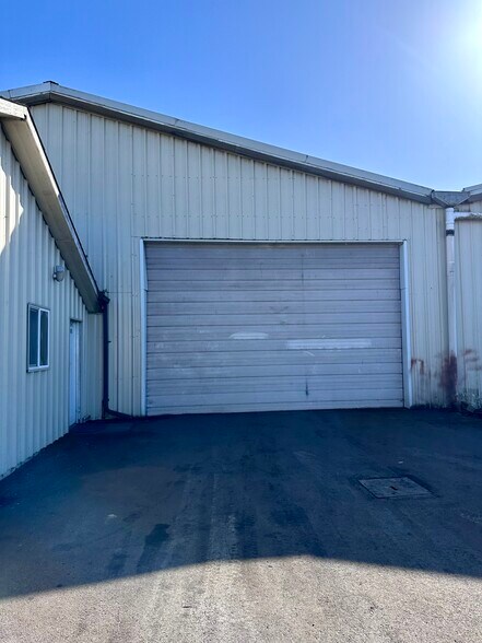 More Photos Of 9493 Porter Rd SE, Aumsville Manufacturing For Lease