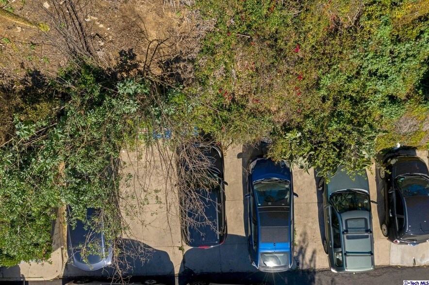 More Photos Of 3201 Hamilton Way, Los Angeles Apartments For Sale