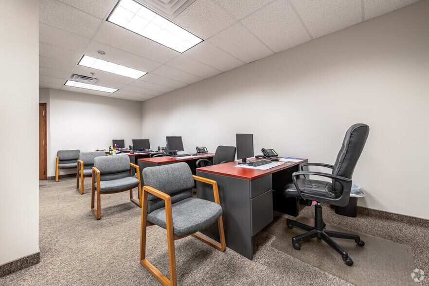 More Photos Of 5900 Pennsylvania Ave, Maple Heights Distribution For Lease