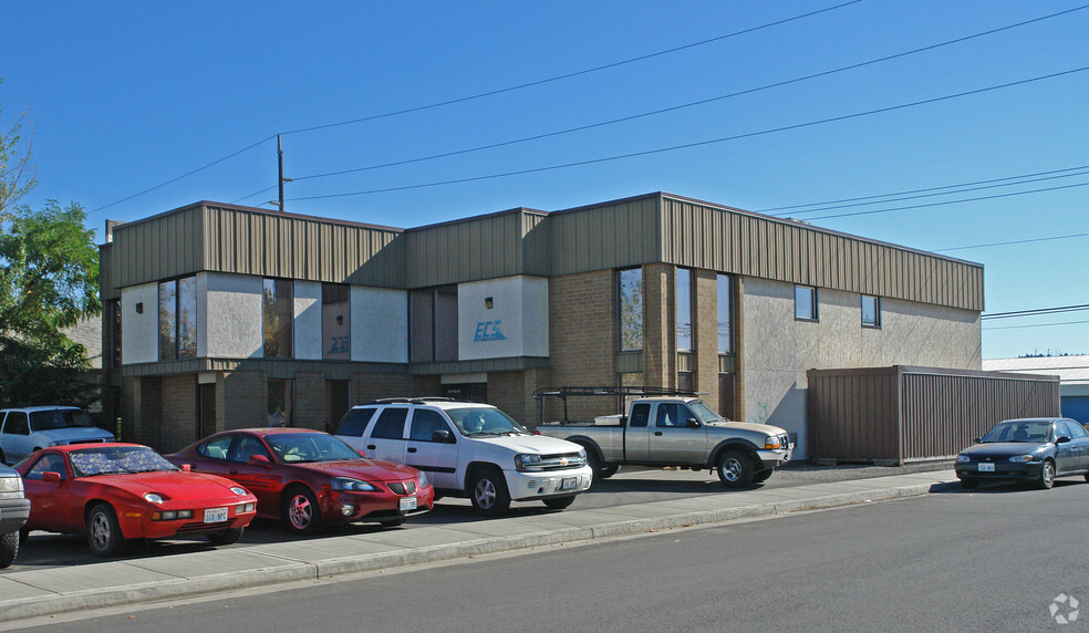 Primary Photo Of 2702 N Perry St, Spokane Office Residential For Sale