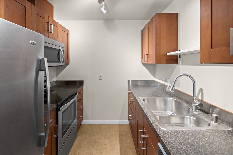 More Photos Of 711 N 35th St, Seattle Apartments For Lease