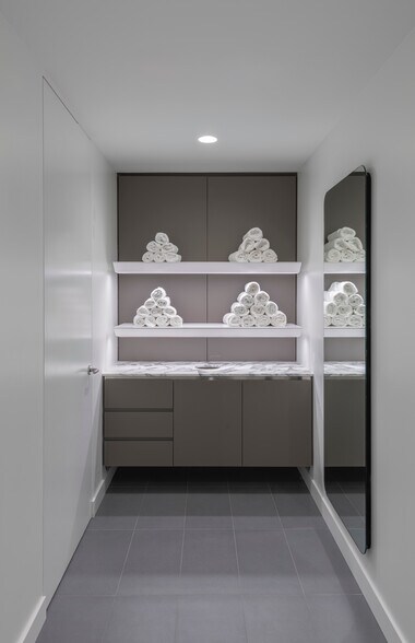 More Photos Of 2099 Pennsylvania Ave NW, Washington Office For Lease