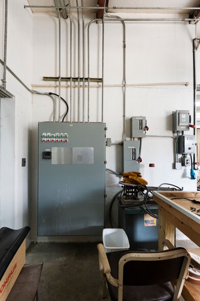 More Photos Of 112 Old Mill Rd, Cartersville Research And Development For Sale