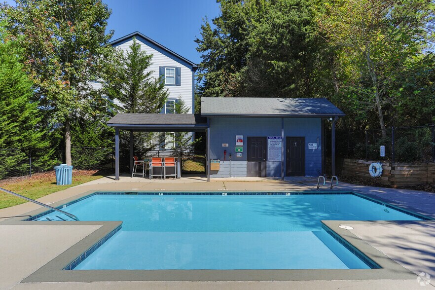 More Photos Of 102 University Dr, Carrollton Apartments For Sale