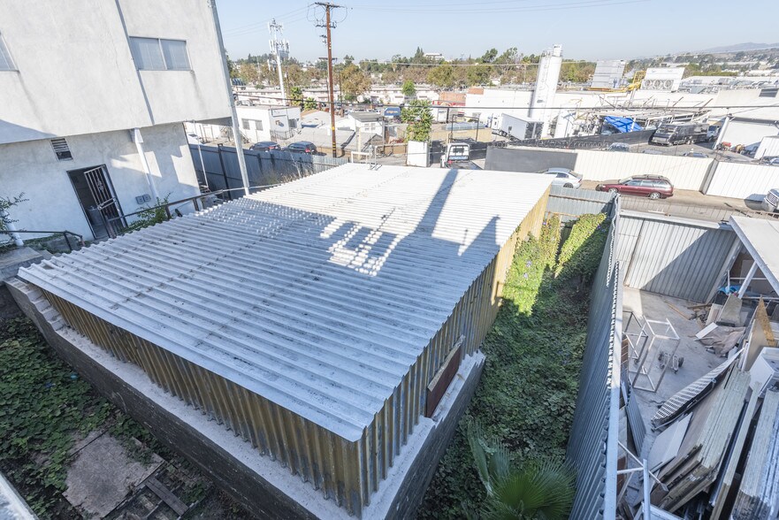 More Photos Of 3242 Fowler St, Los Angeles Warehouse For Lease