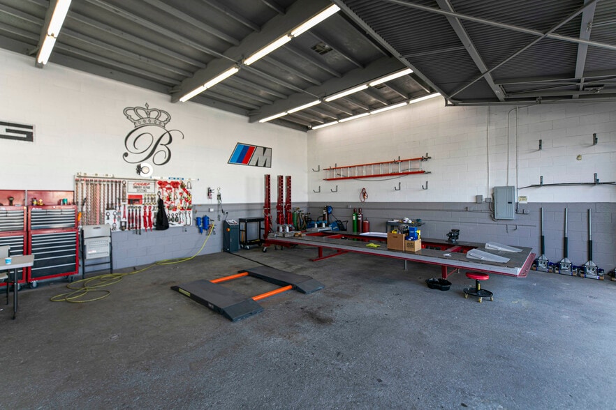 More Photos Of 10837 Burbank Blvd, North Hollywood Auto Repair For Sale