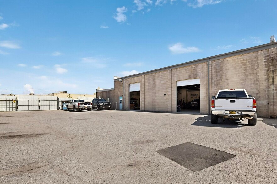 More Photos Of 2105 Aztec Rd NE, Albuquerque Warehouse For Sale