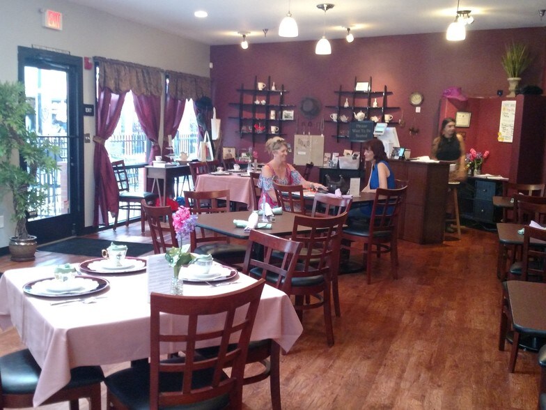 More Photos Of 220 W Goodwin St, Prescott Storefront For Lease