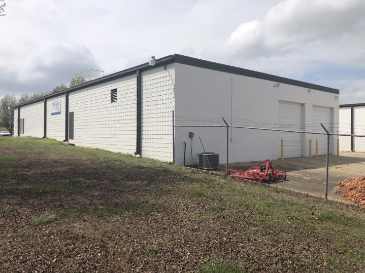 More Photos Of 113 W South St, Lincoln Warehouse For Lease