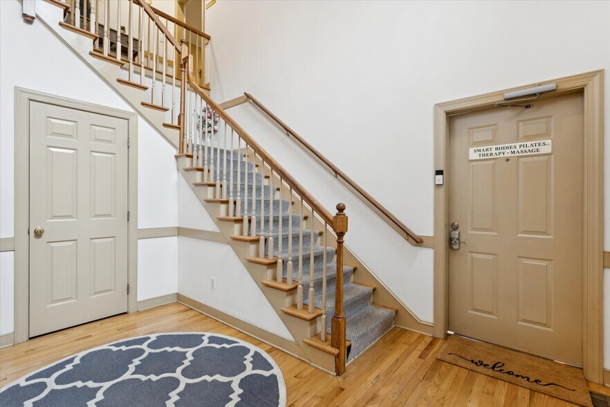 More Photos Of 5000 New Point Rd, Williamsburg Office For Sale