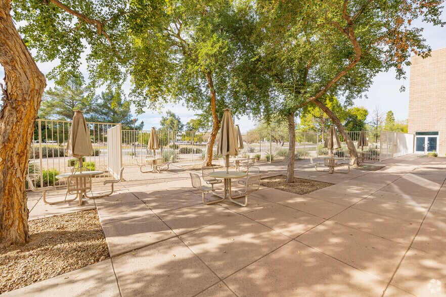 More Photos Of 8700 S Price Rd, Tempe Office For Lease