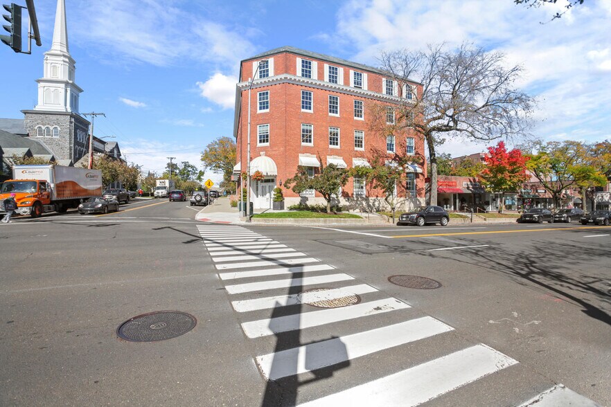 More Photos Of 1 E Putnam Ave, Greenwich Office Residential For Lease