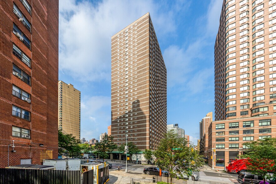 Primary Photo Of 1797-1811 First Ave, New York Apartments For Lease