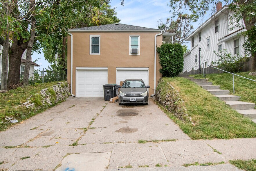 More Photos Of 121 N 35th Ave, Omaha Multifamily For Sale