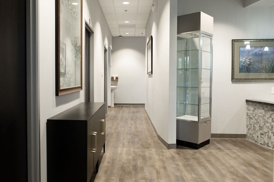 More Photos Of 8325 W Happy Valley Rd, Peoria Office For Lease