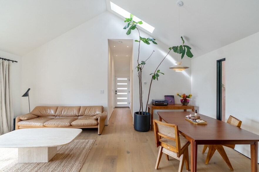 More Photos Of 1964 Vestal Ave, Los Angeles Office Residential For Sale