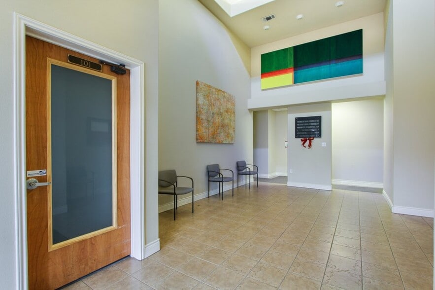More Photos Of 1921 Corporate Dr, San Marcos Office For Lease