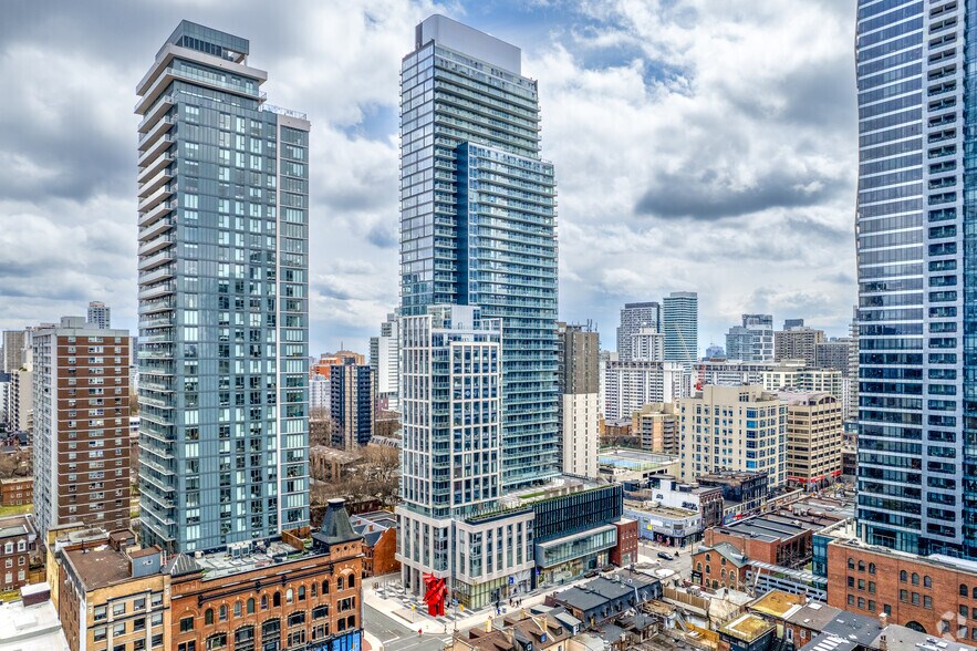 More Photos Of 599 Yonge St, Toronto Apartments For Sale