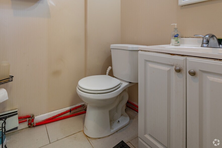 More Photos Of 146-19 228th St, Springfield Gardens Warehouse For Sale