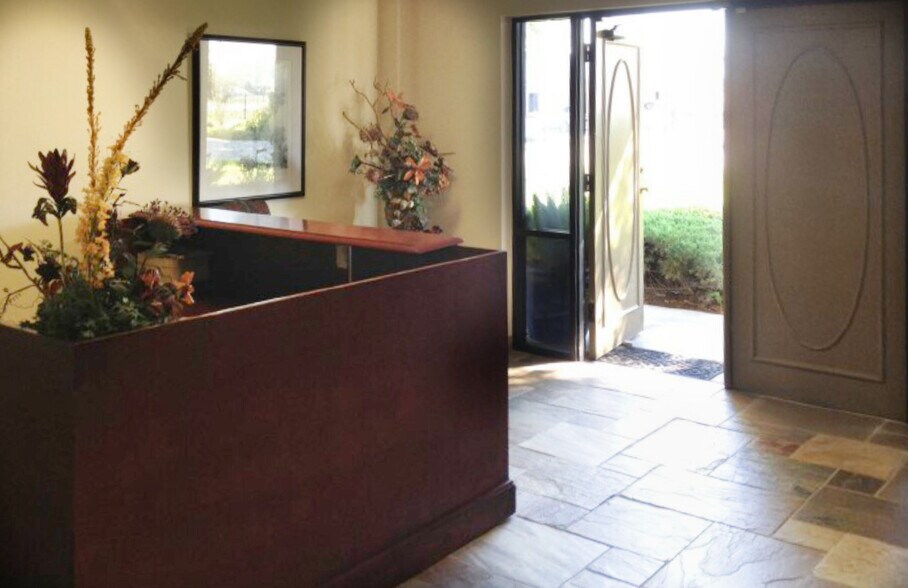 More Photos Of 5335 Brystone Dr, Houston Flex For Lease